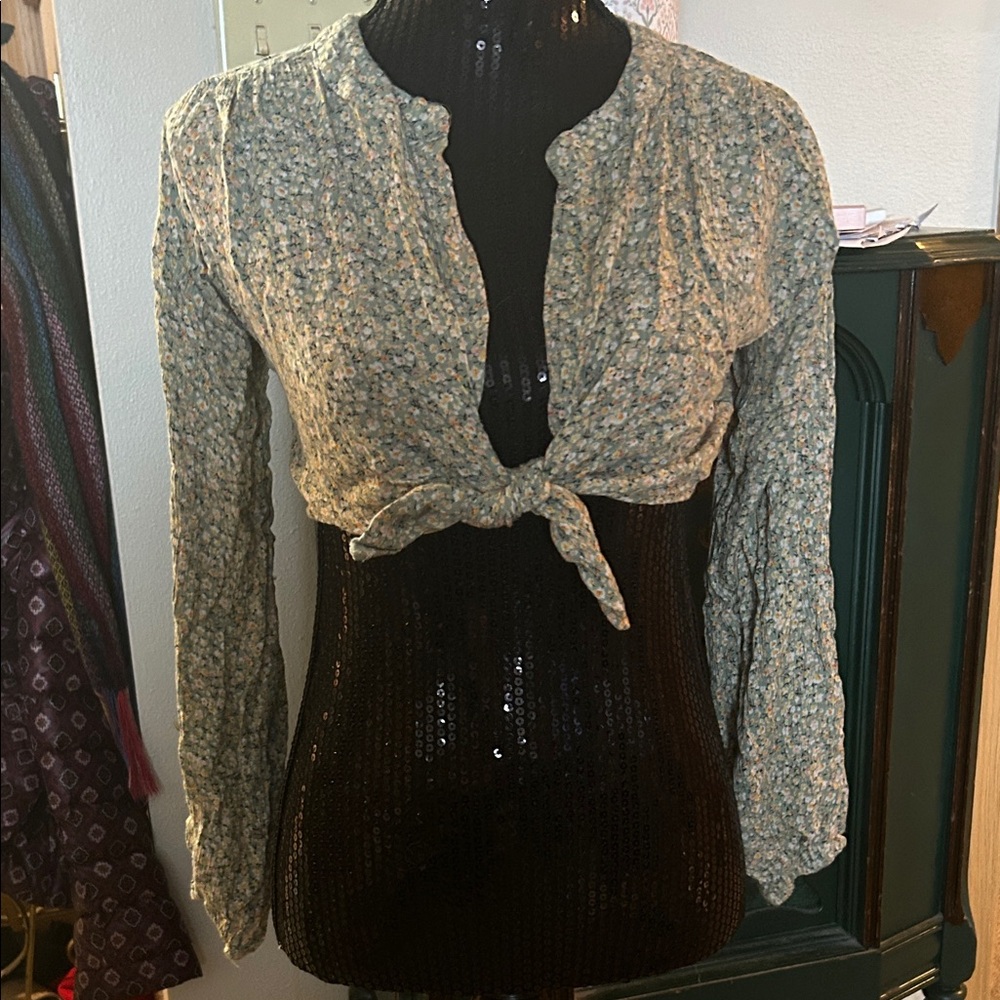 Chic Floral Tie-Front Blouse